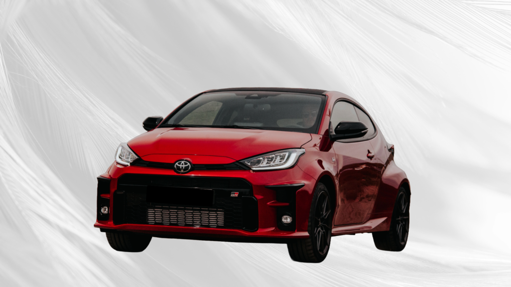 Toyota yaris afgebeeld op witte achtrond 